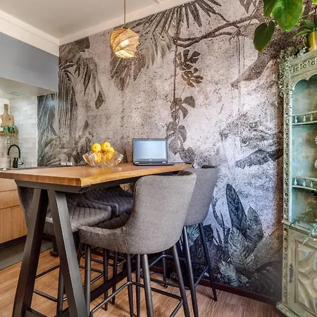 Arty Vintage Townhouse With Rooftop Shower & Sun Loungers Olhao