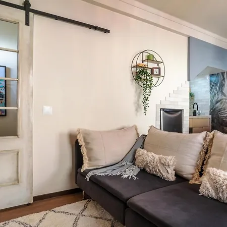 Vakantiehuis Arty Vintage Townhouse With Rooftop Shower & Sun Loungers