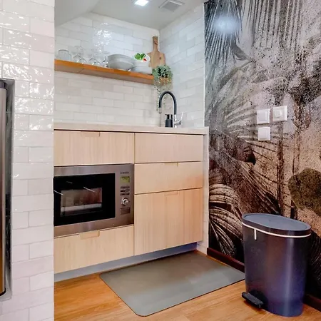 Tatil Evi Arty Vintage Townhouse With Rooftop Shower & Sun Loungers Olhão